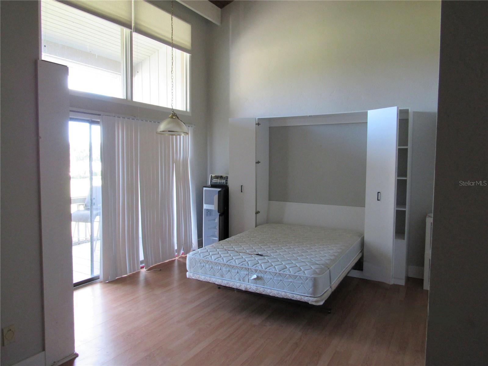 Image 2 of 14 For 157 Palm View Court