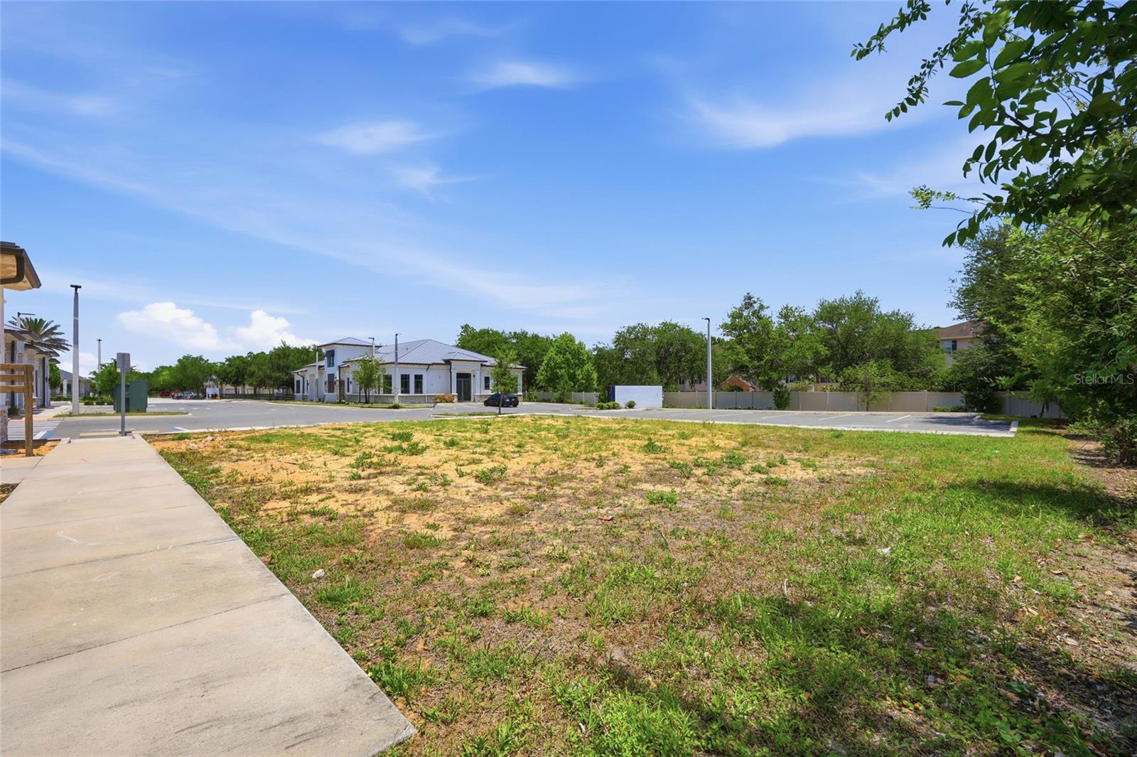 Image 18 of 27 For Sunrise Plaza Drive