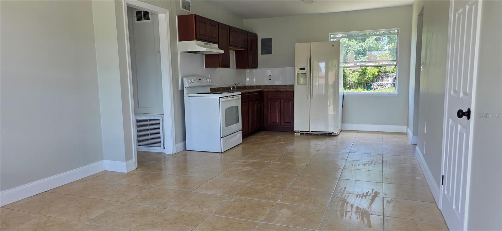 Image 2 of 17 For 260 Pine Tree Drive