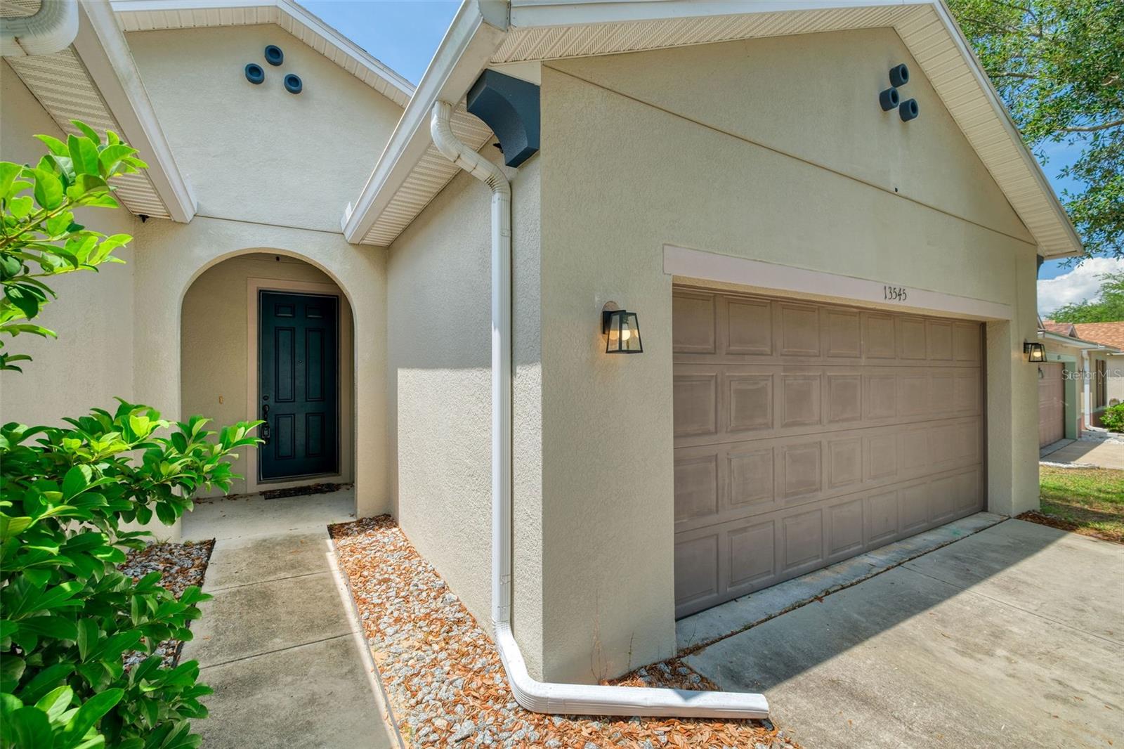 Image 2 of 32 For 13545 Laranja Street