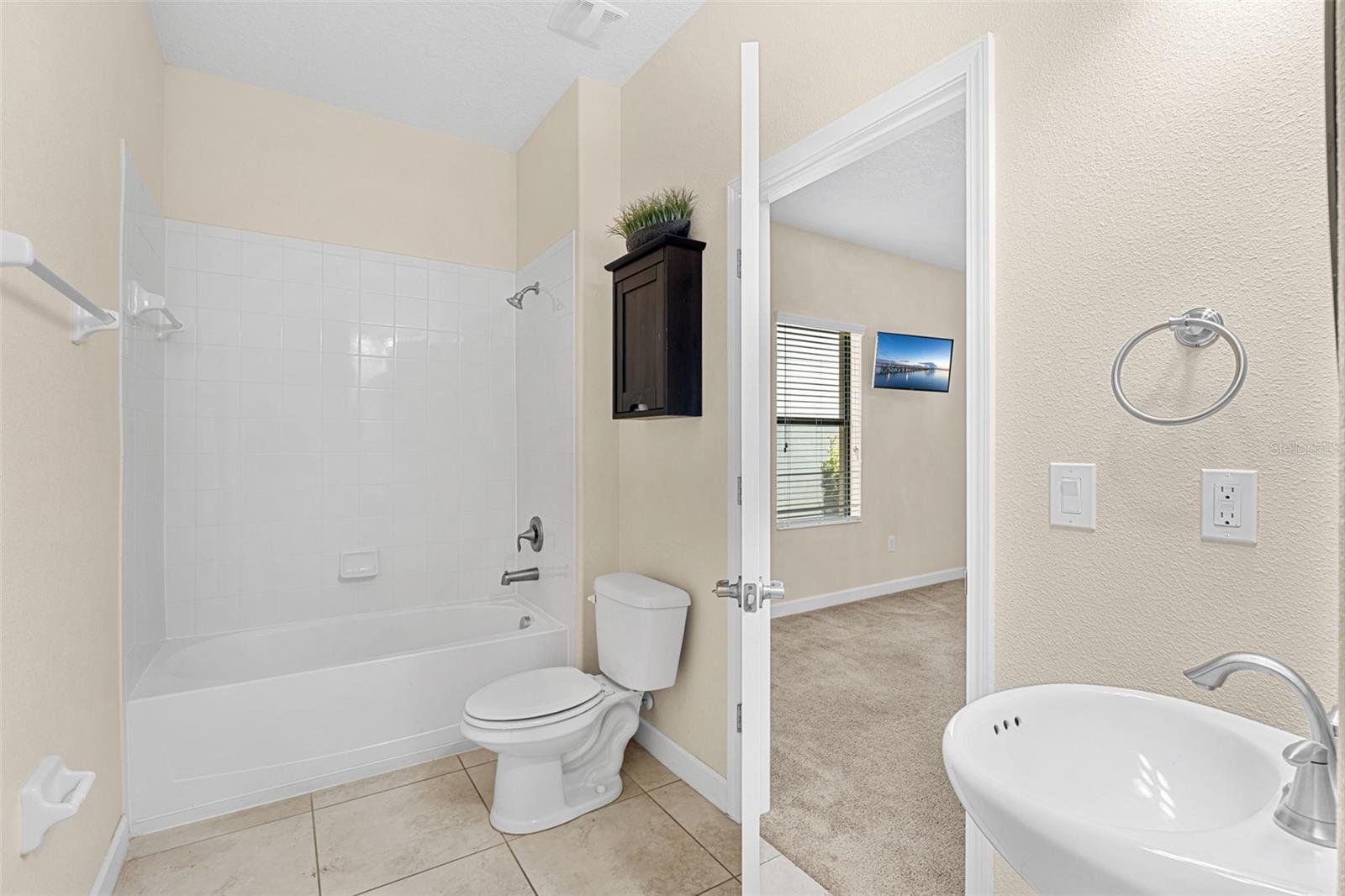 Image 24 of 31 For 4306 Biscayne Cove Court