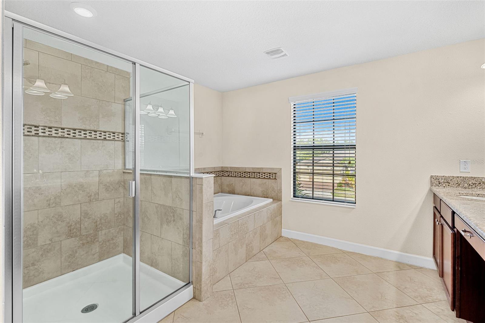 Image 8 of 31 For 4306 Biscayne Cove Court