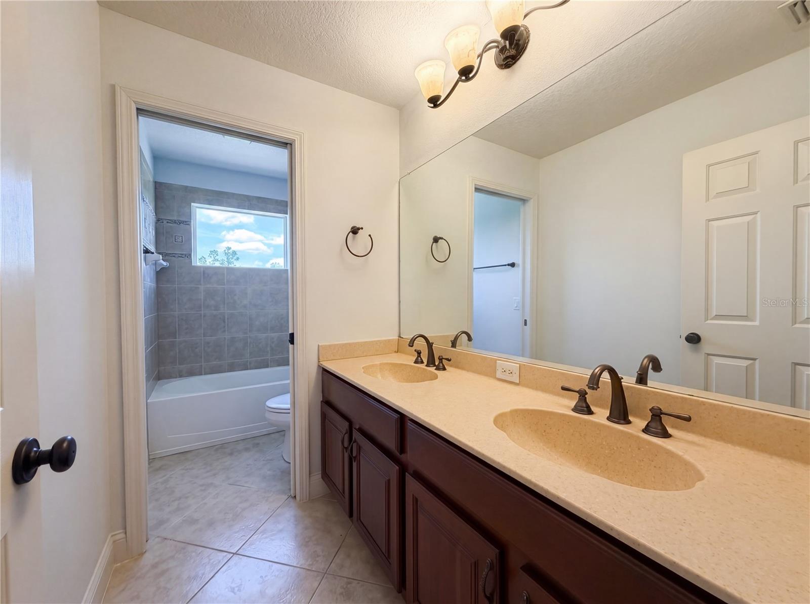 Image 31 of 39 For 1714 Bottlebrush Way
