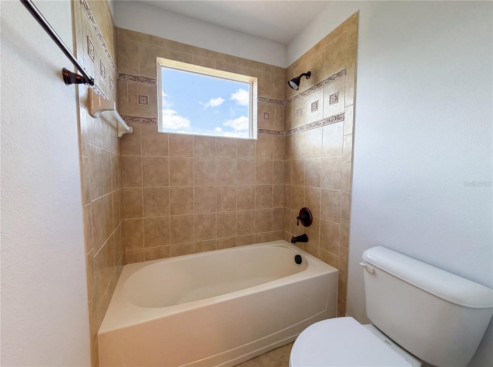 Image 32 of 39 For 1714 Bottlebrush Way