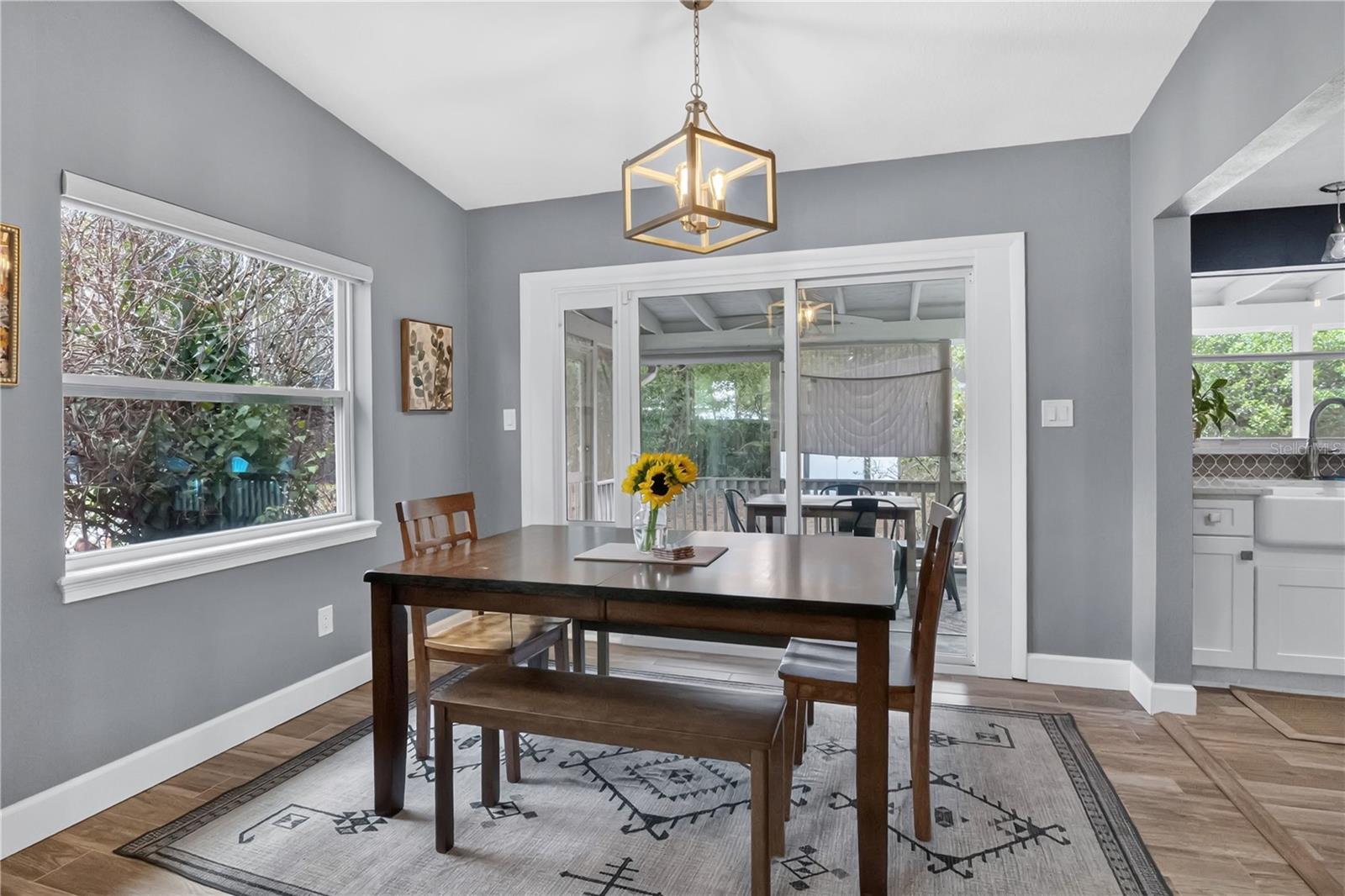 Image 10 of 25 For 5020 Saint Marie Avenue