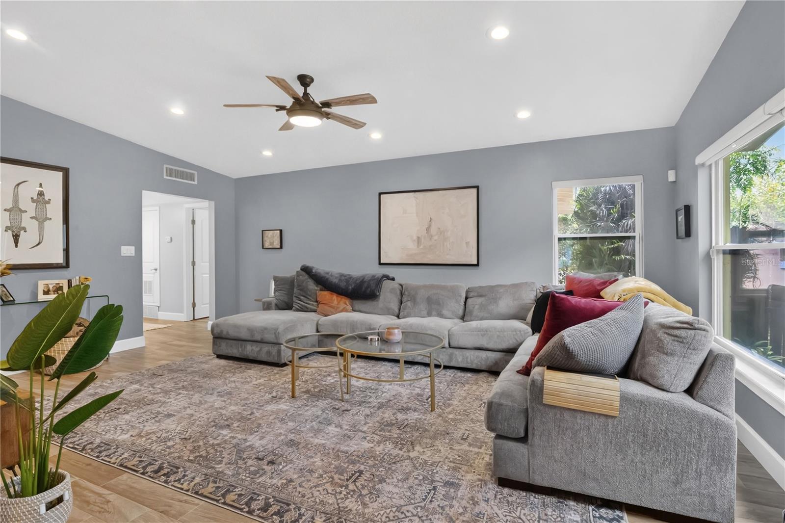 Image 5 of 25 For 5020 Saint Marie Avenue