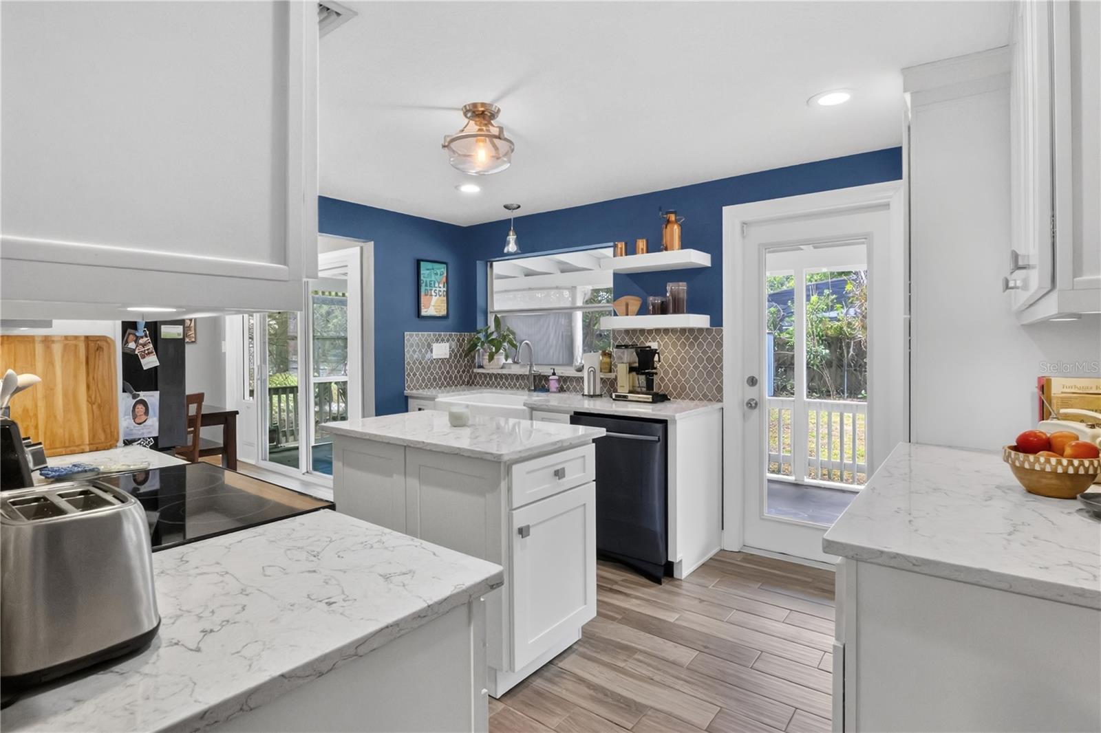 Image 7 of 25 For 5020 Saint Marie Avenue