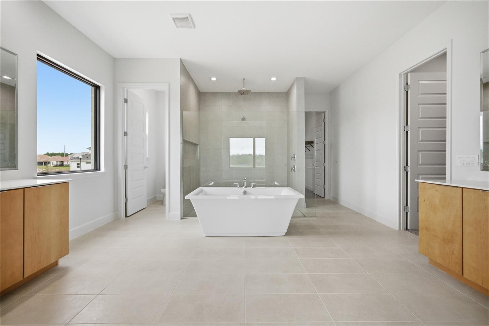 Image 22 of 43 For 309 Hampton Boulevard