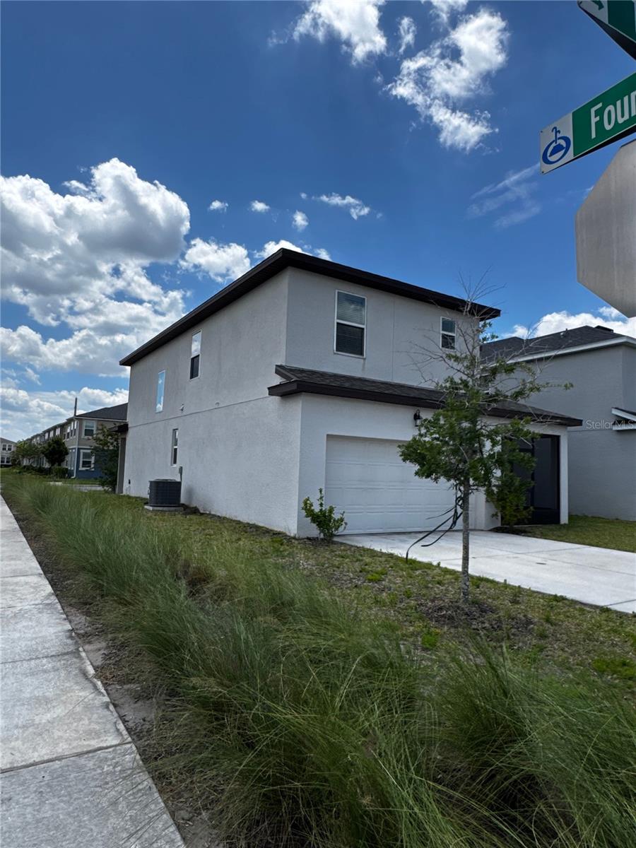 Image 22 of 23 For 11777 Globe Street