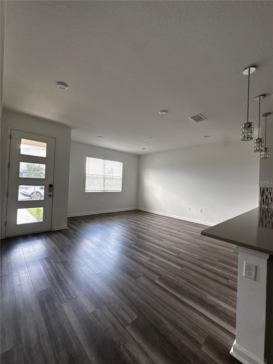 Image 4 of 23 For 11777 Globe Street