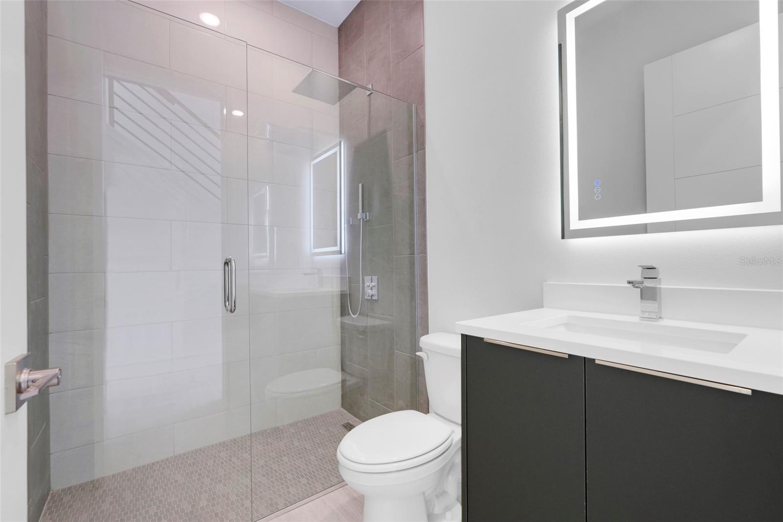 Image 42 of 67 For 3019 Kensington Avenue