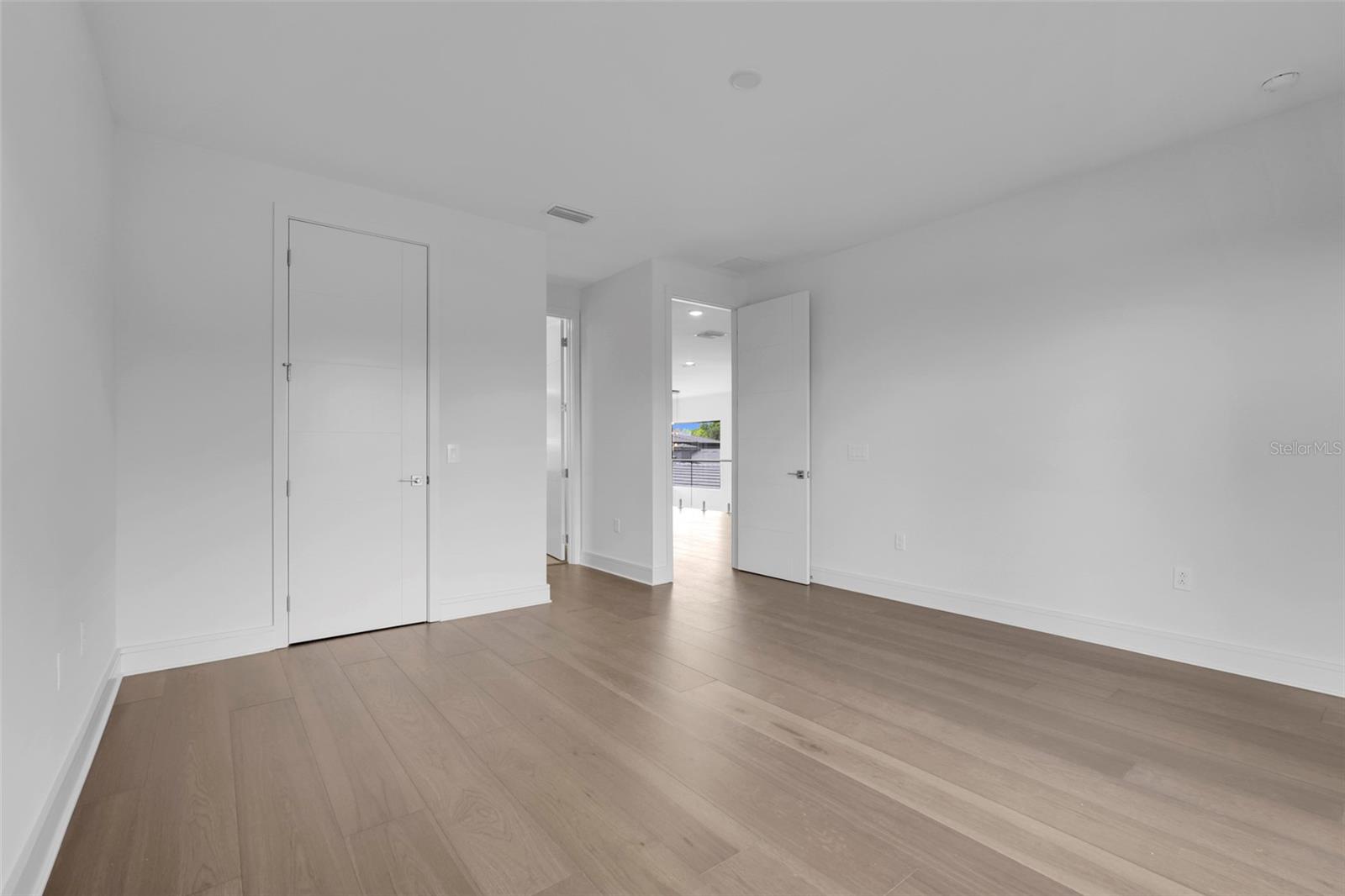 Image 49 of 67 For 3019 Kensington Avenue