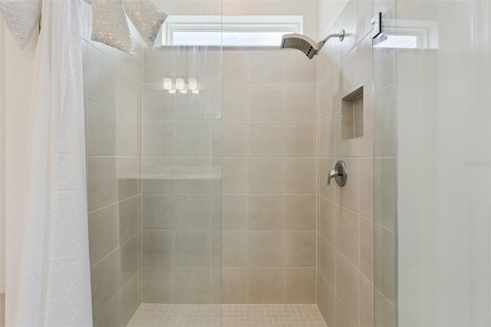 Image 14 of 47 For 732 Longleaf Lane