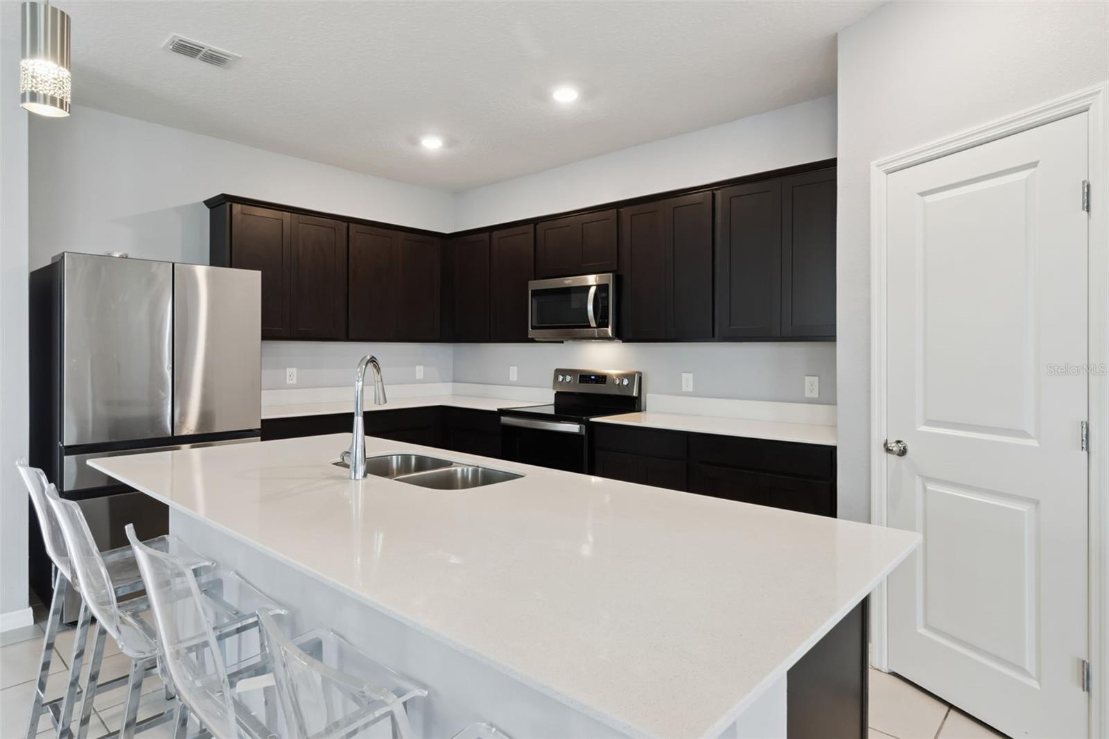 Image 4 of 47 For 732 Longleaf Lane