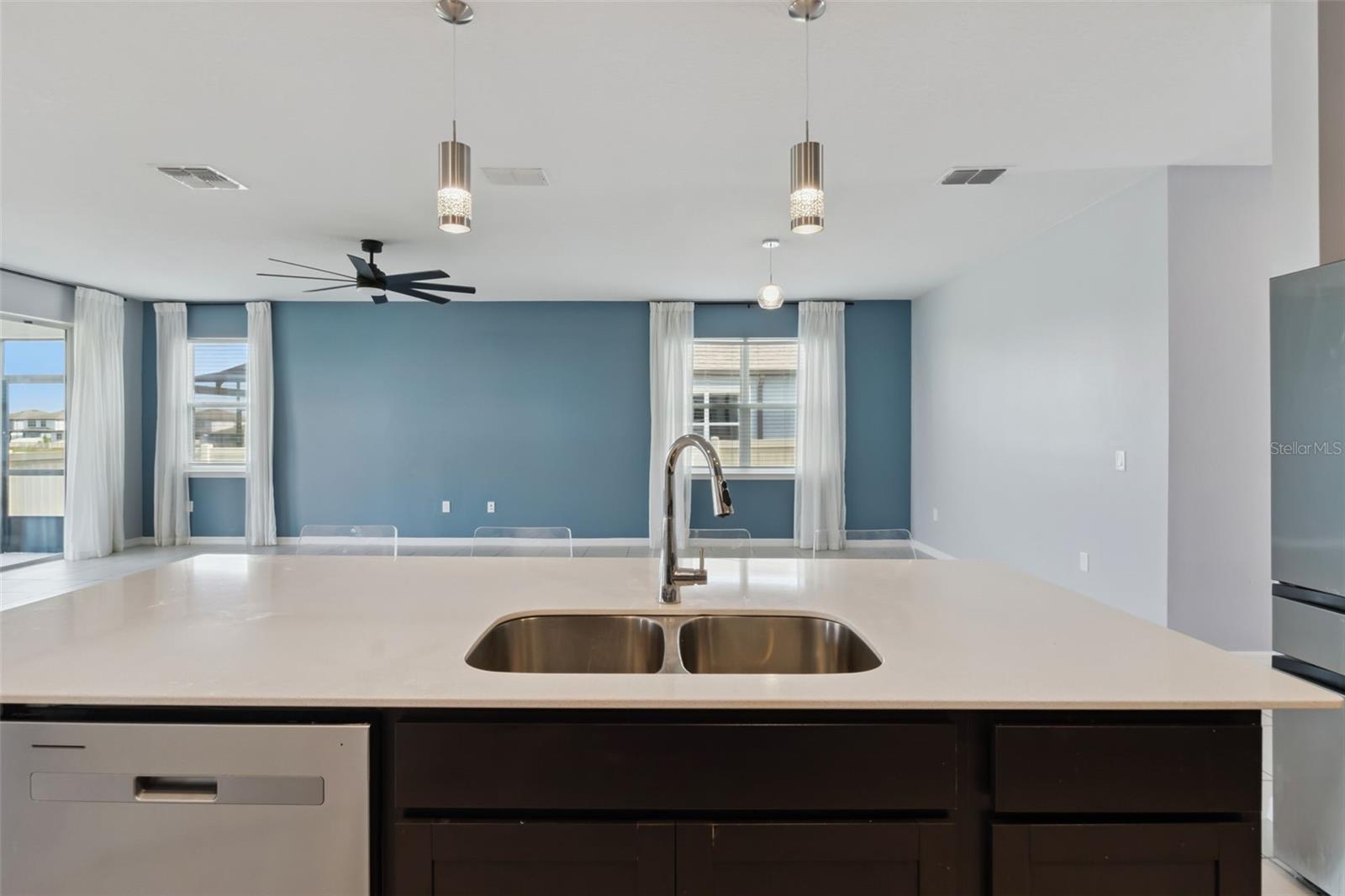 Image 6 of 47 For 732 Longleaf Lane
