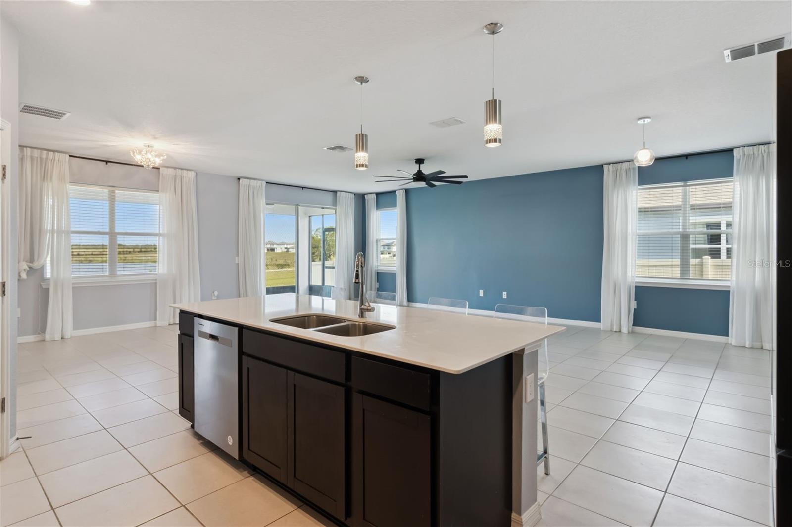 Image 7 of 47 For 732 Longleaf Lane