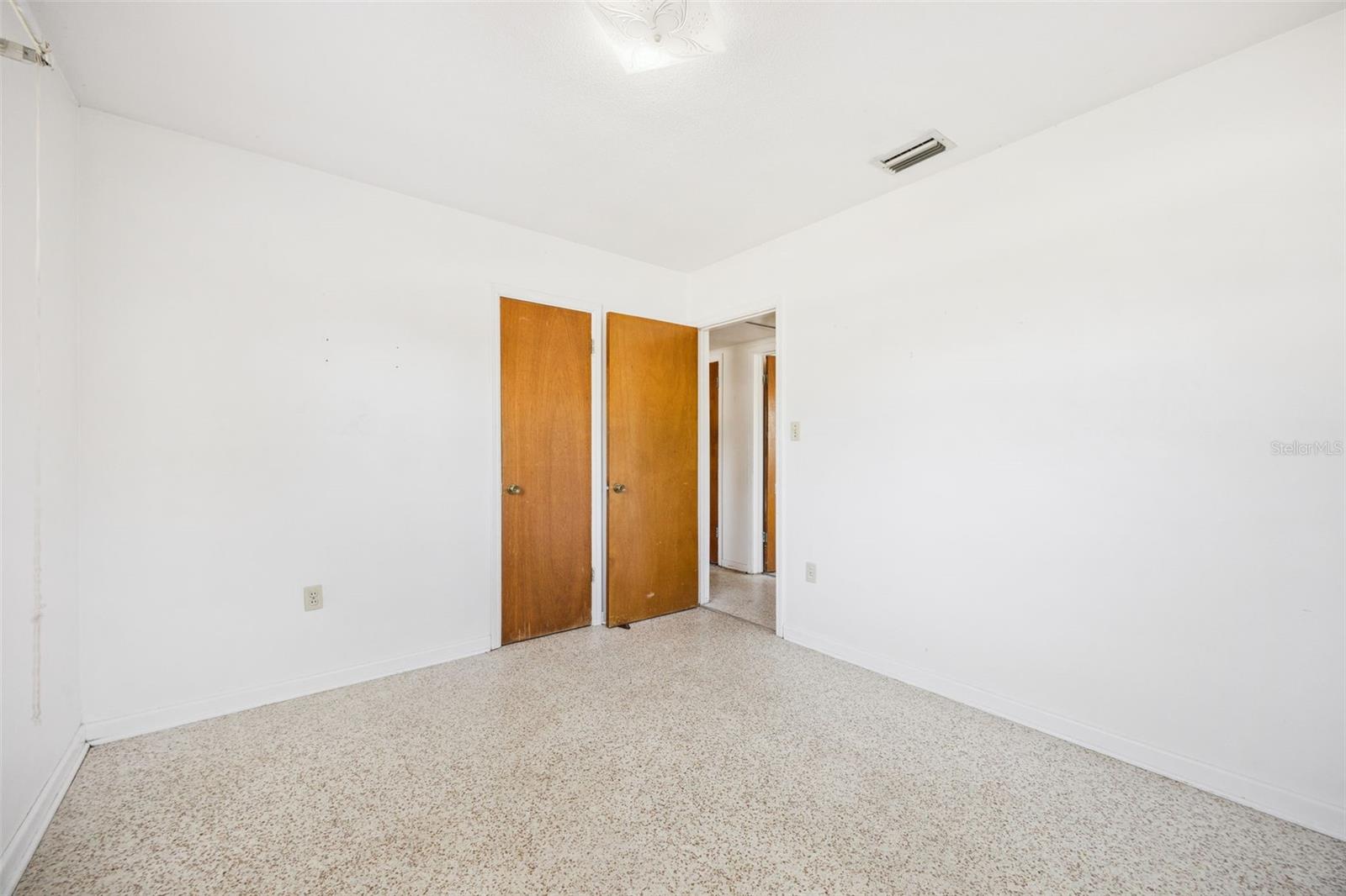 Image 11 of 24 For 3733 Surrey Drive
