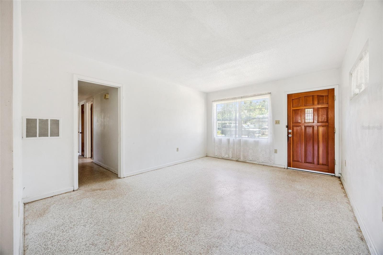 Image 3 of 24 For 3733 Surrey Drive