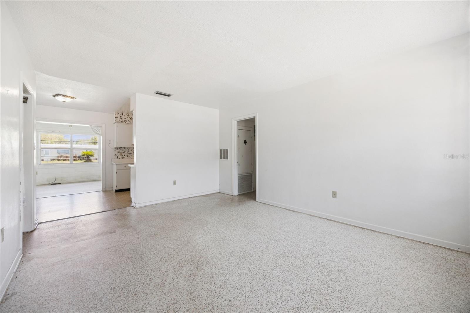 Image 4 of 24 For 3733 Surrey Drive