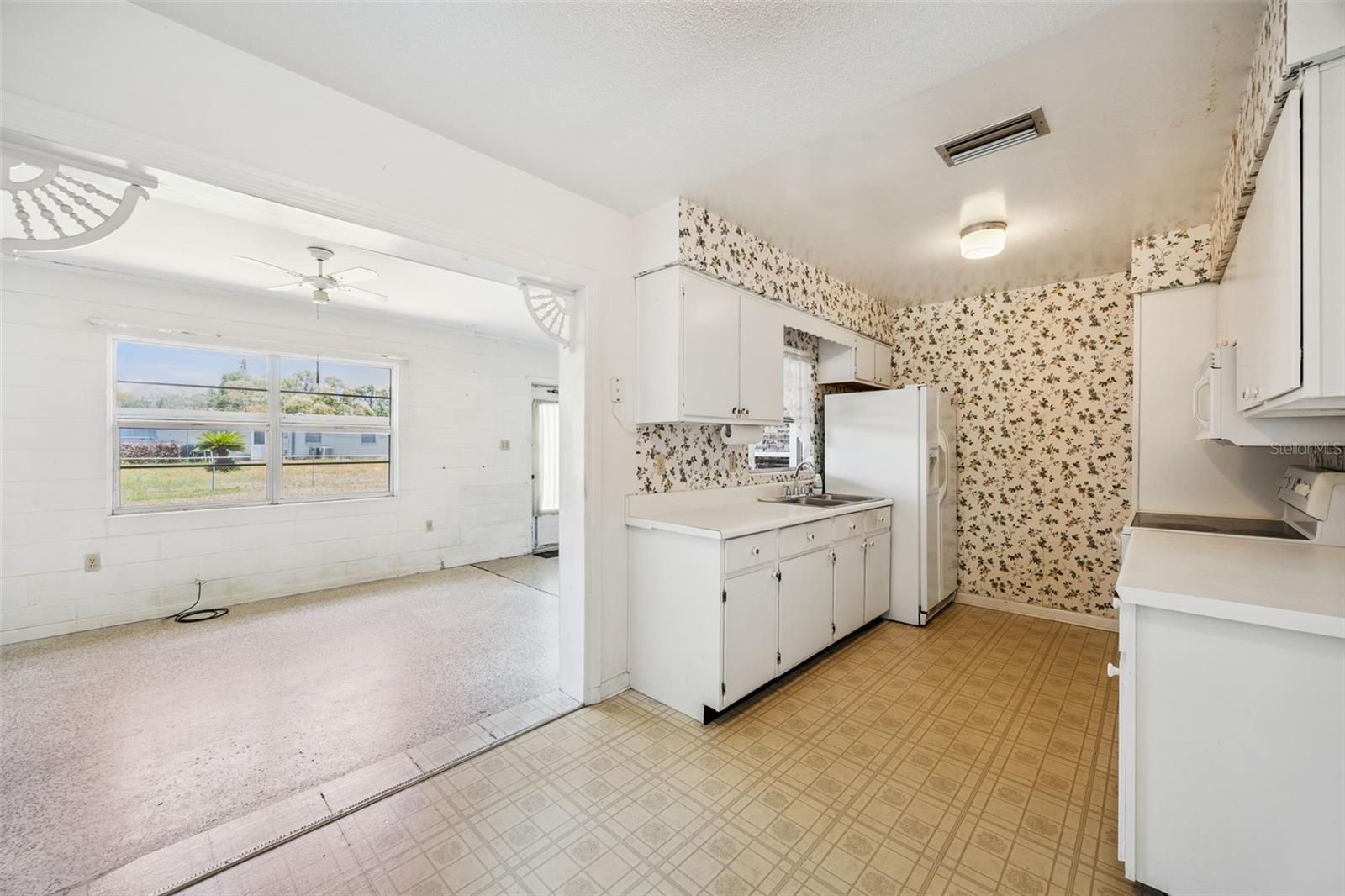 Image 6 of 24 For 3733 Surrey Drive