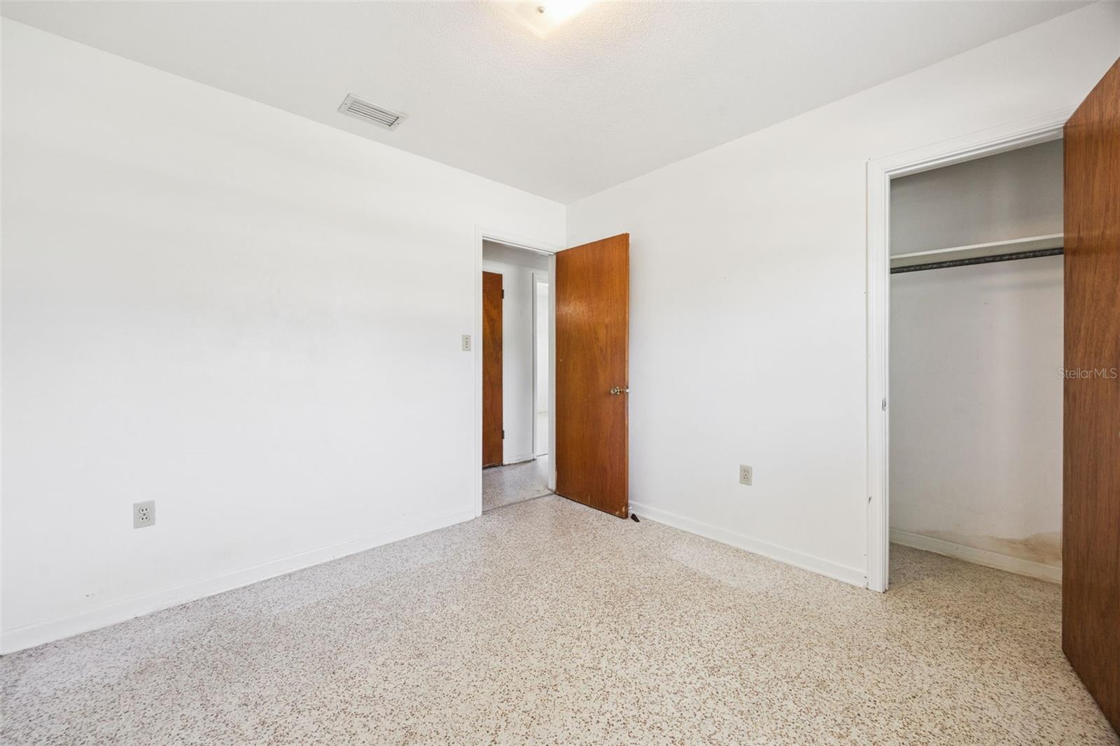 Image 9 of 24 For 3733 Surrey Drive