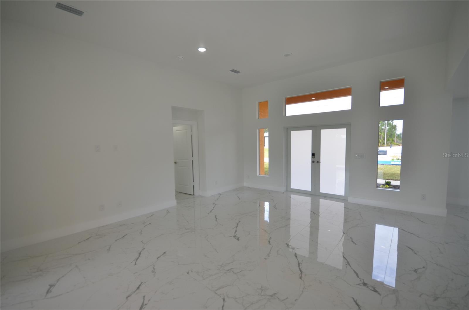 Image 7 of 22 For 1132 Edelweiss Street E