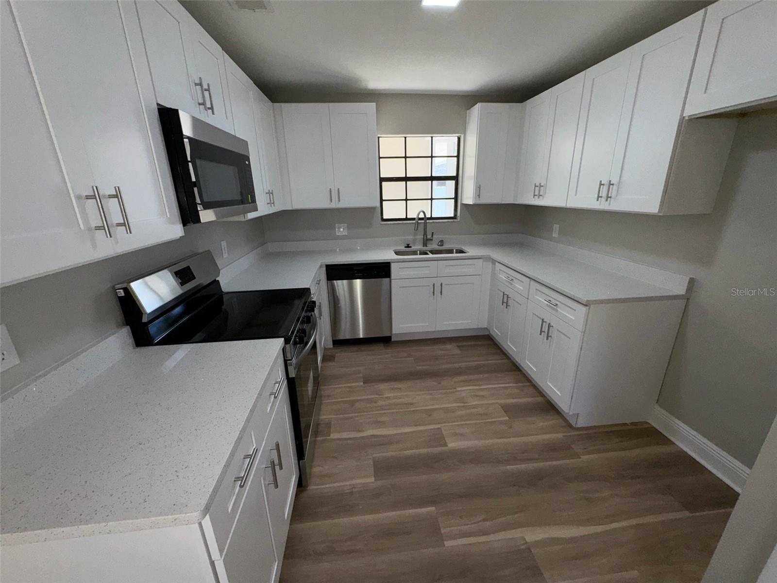 Image 5 of 14 For 3063 Curry Woods Drive
