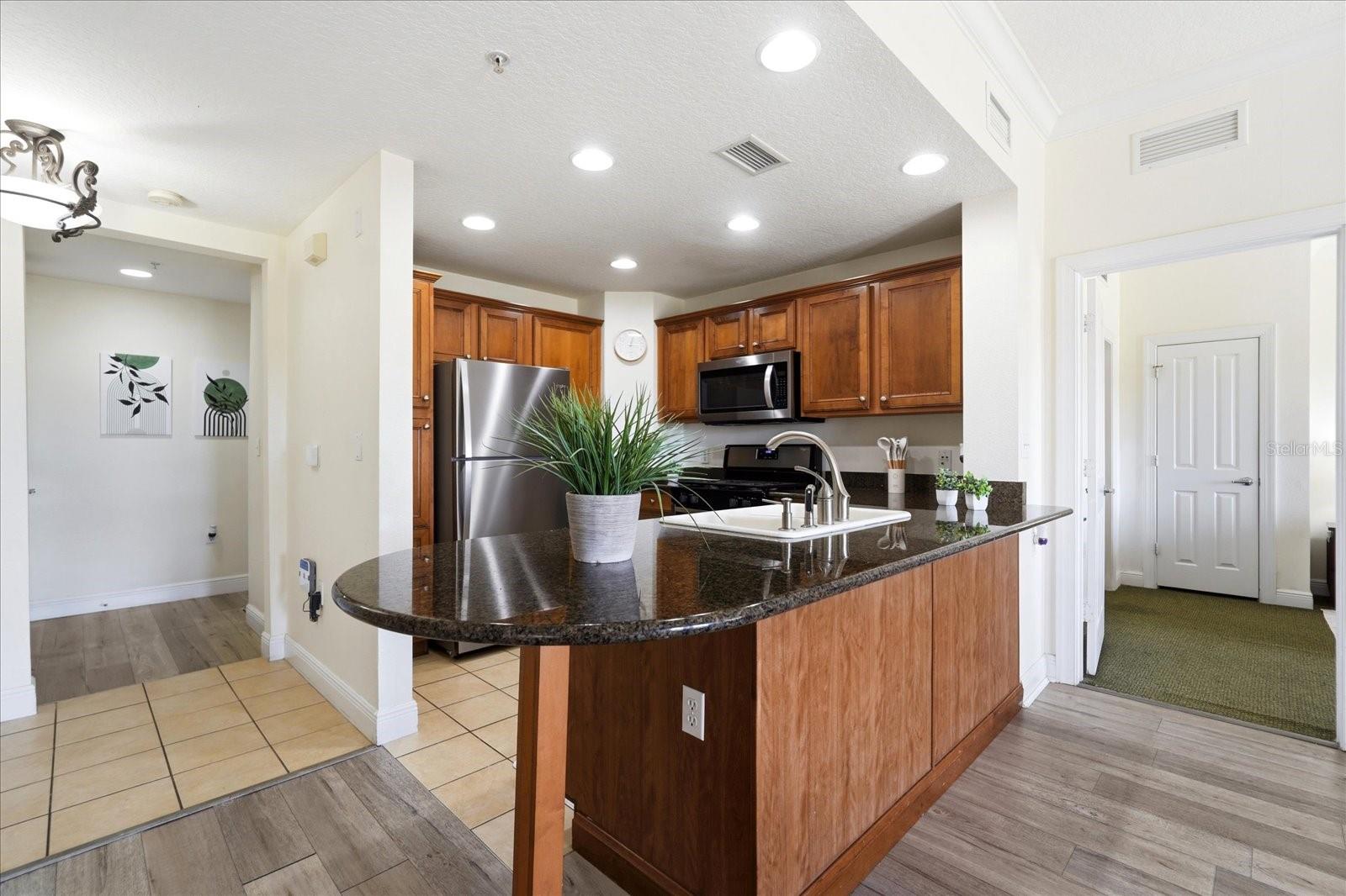 Image 11 of 50 For 7609 Heritage Crossing Way 201