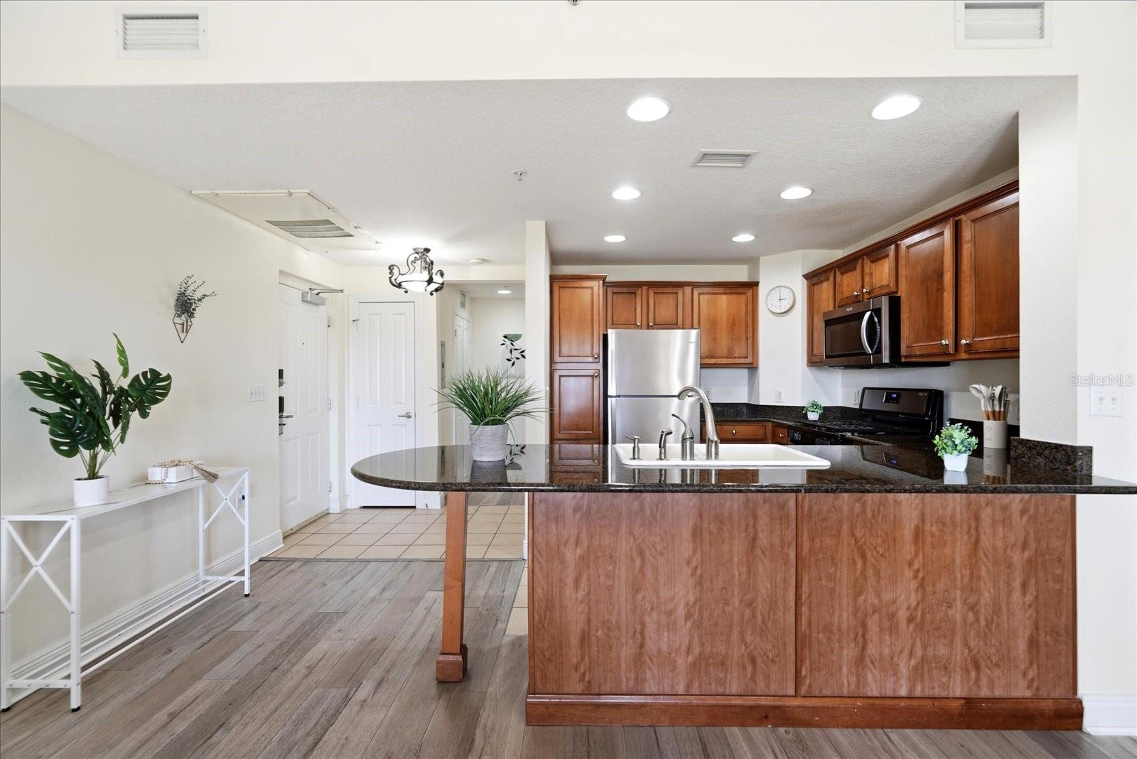 Image 13 of 50 For 7609 Heritage Crossing Way 201