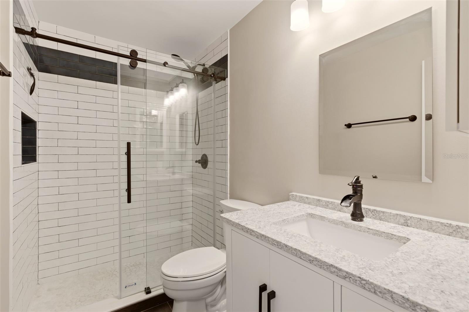 Image 32 of 79 For 215 Sovereign Court