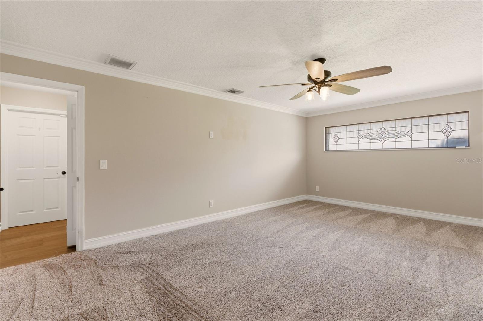 Image 38 of 79 For 215 Sovereign Court