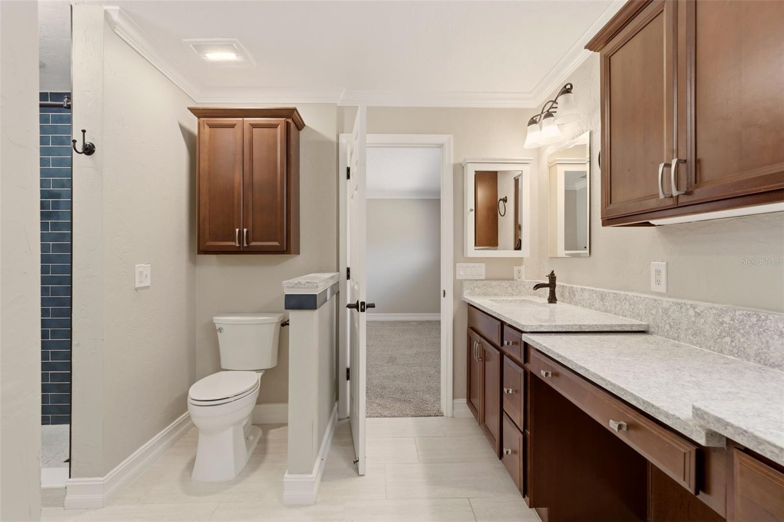 Image 41 of 79 For 215 Sovereign Court