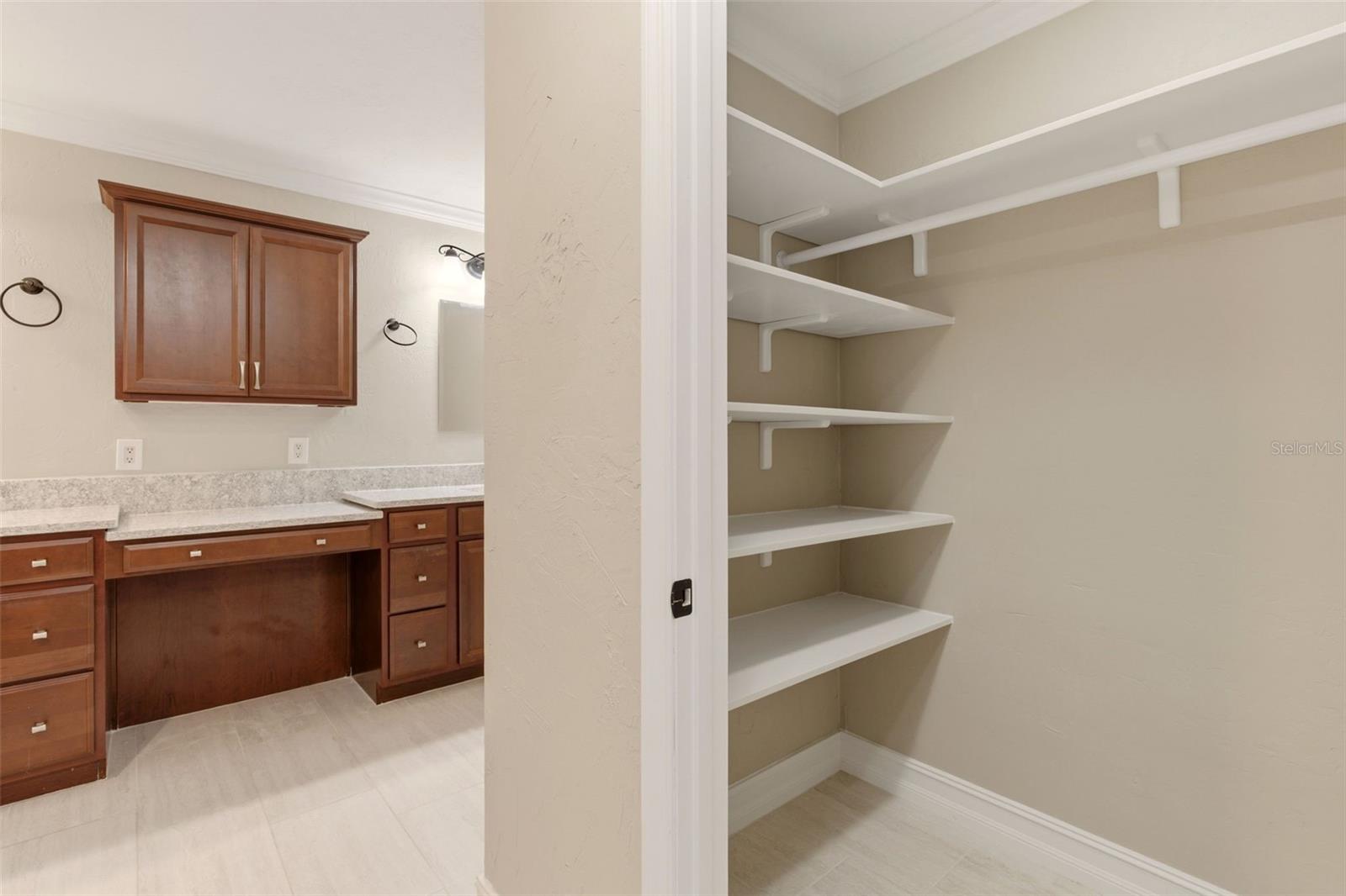 Image 45 of 79 For 215 Sovereign Court