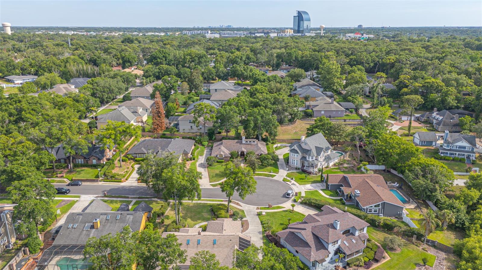 Image 56 of 79 For 215 Sovereign Court