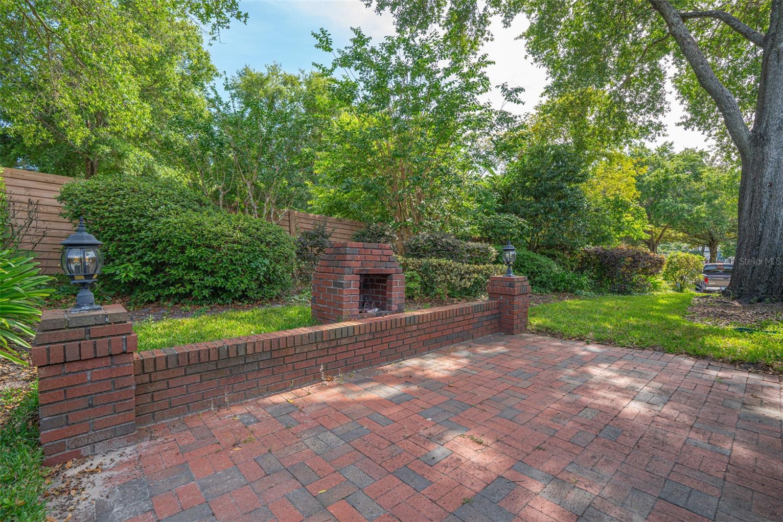 Image 75 of 79 For 215 Sovereign Court