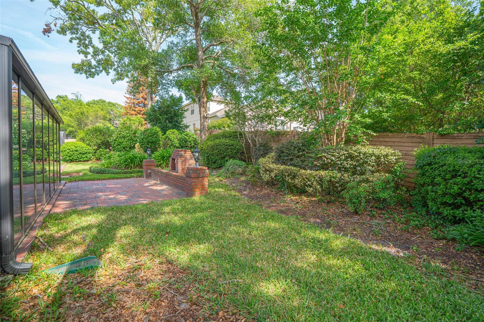 Image 77 of 79 For 215 Sovereign Court