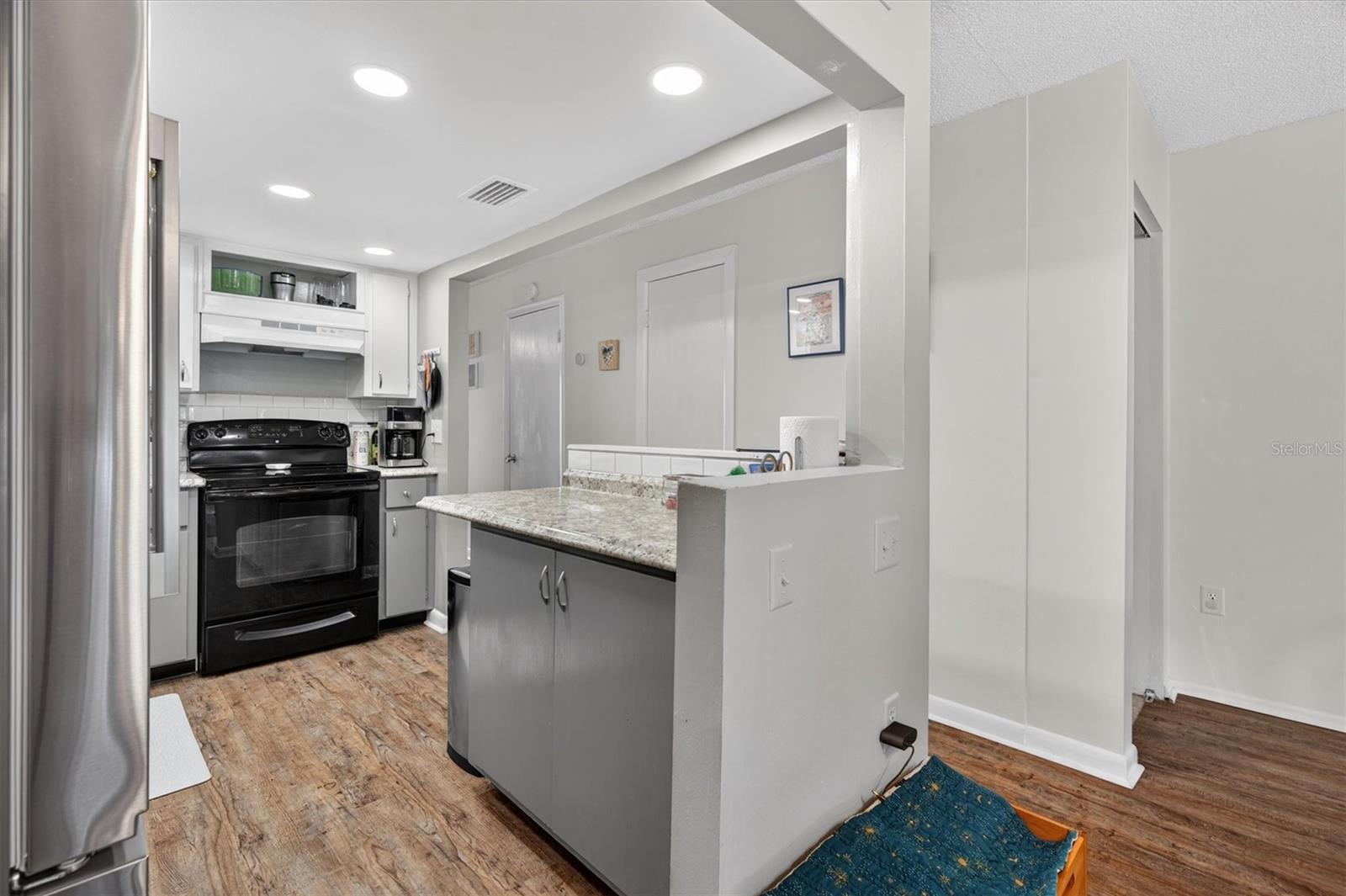 Image 21 of 52 For 5500 Ocean Shore Boulevard Ut63