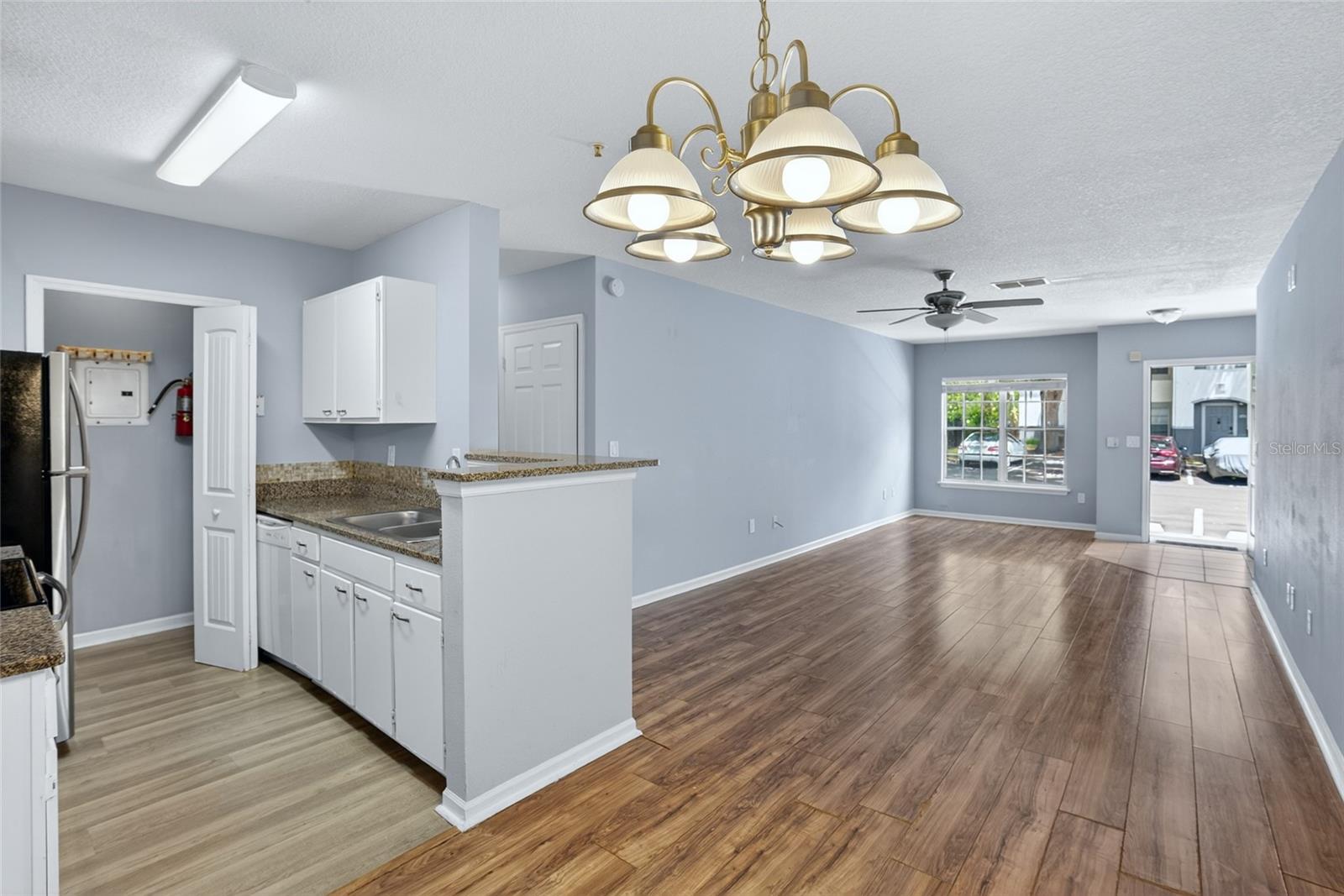 Image 4 of 35 For 4320 Kirkman Road 1511