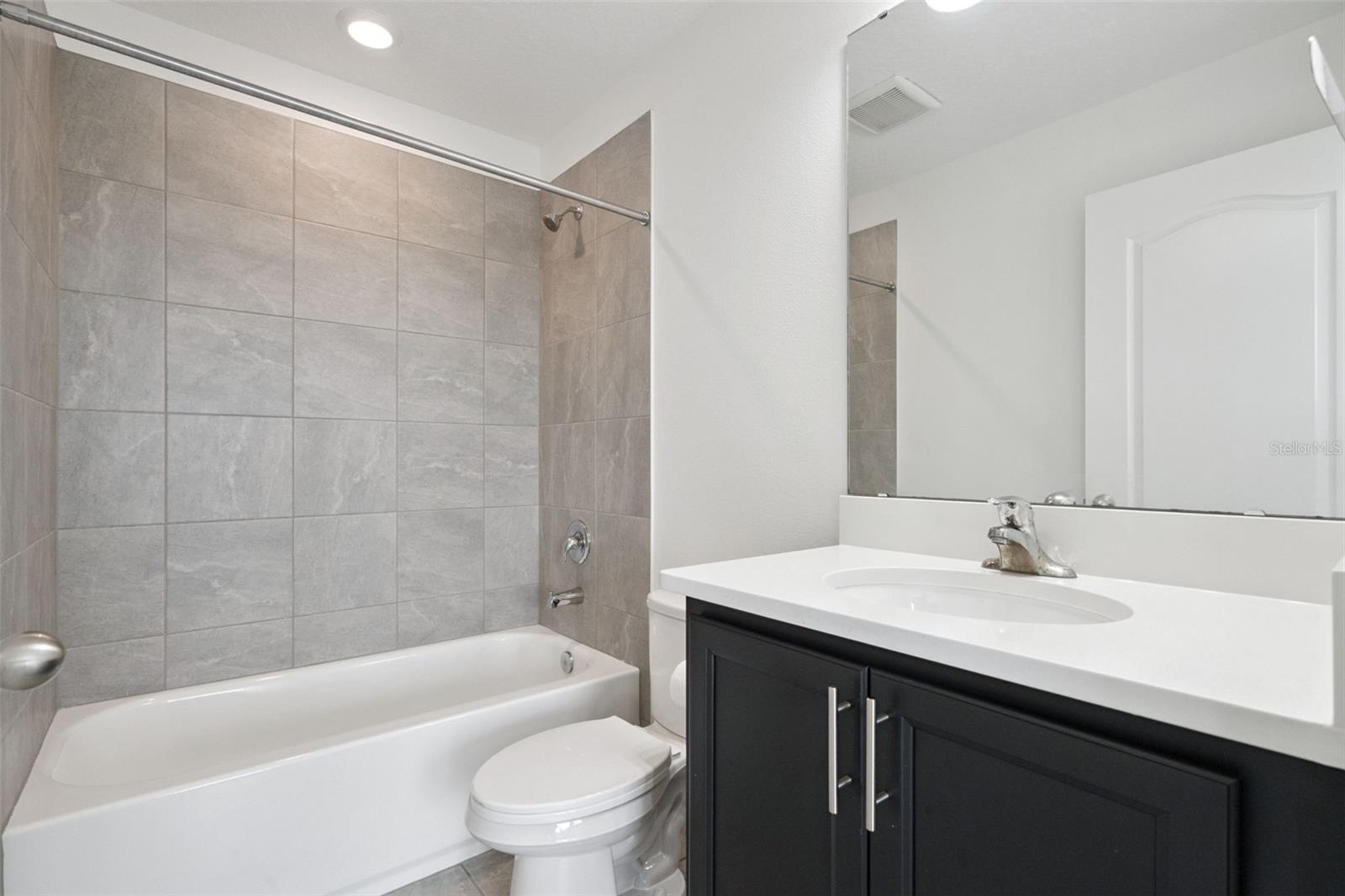 Image 14 of 31 For 13132 Bovet Avenue
