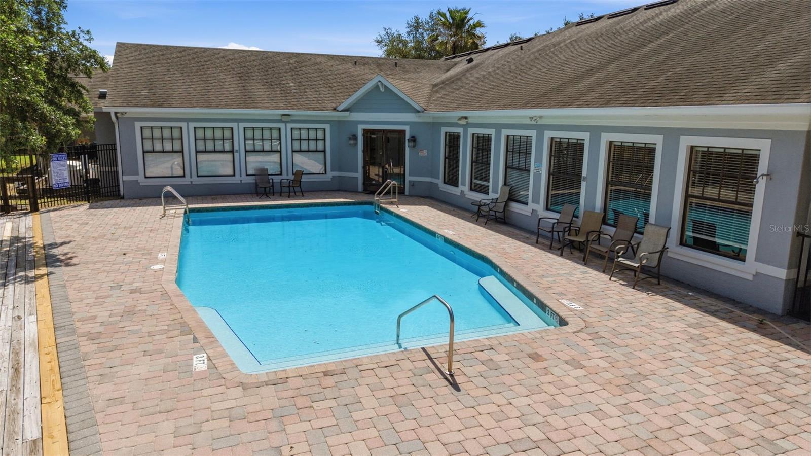 Image 35 of 39 For 133 Lakeshore Drive