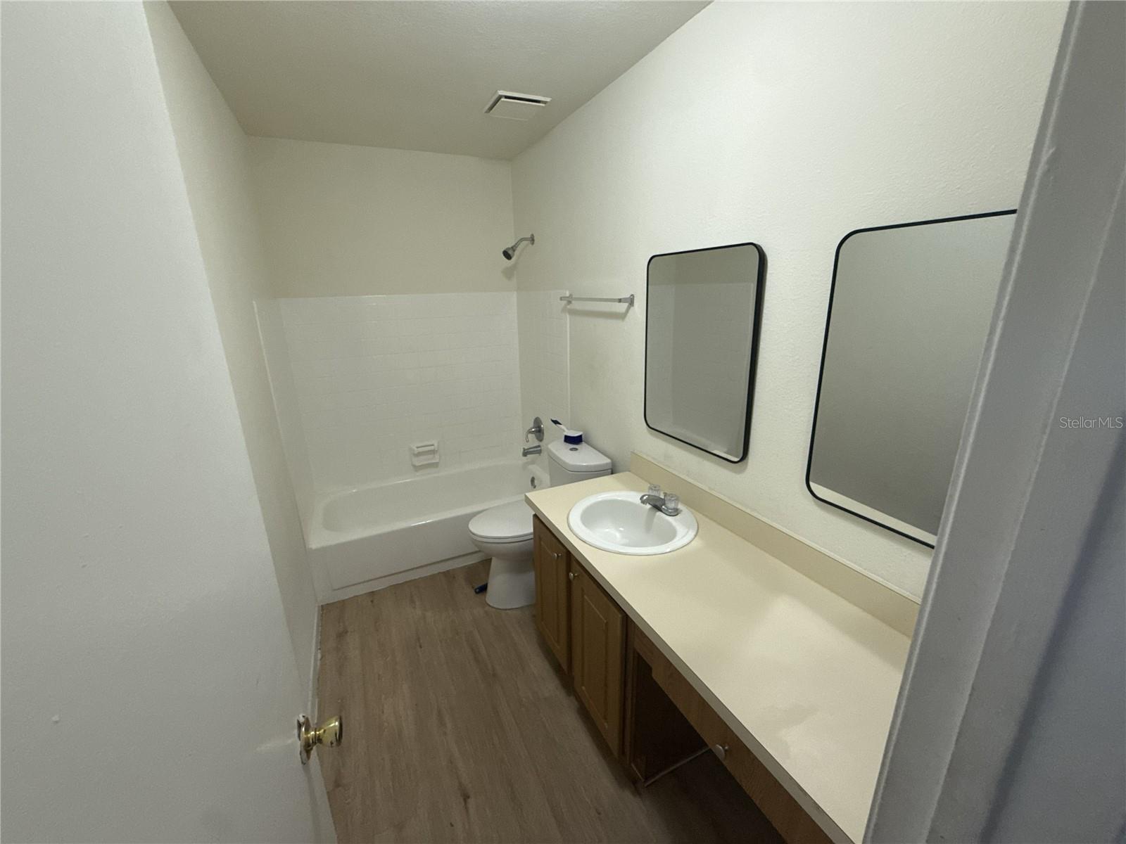 Image 18 of 20 For 4401 Semoran Boulevard 1