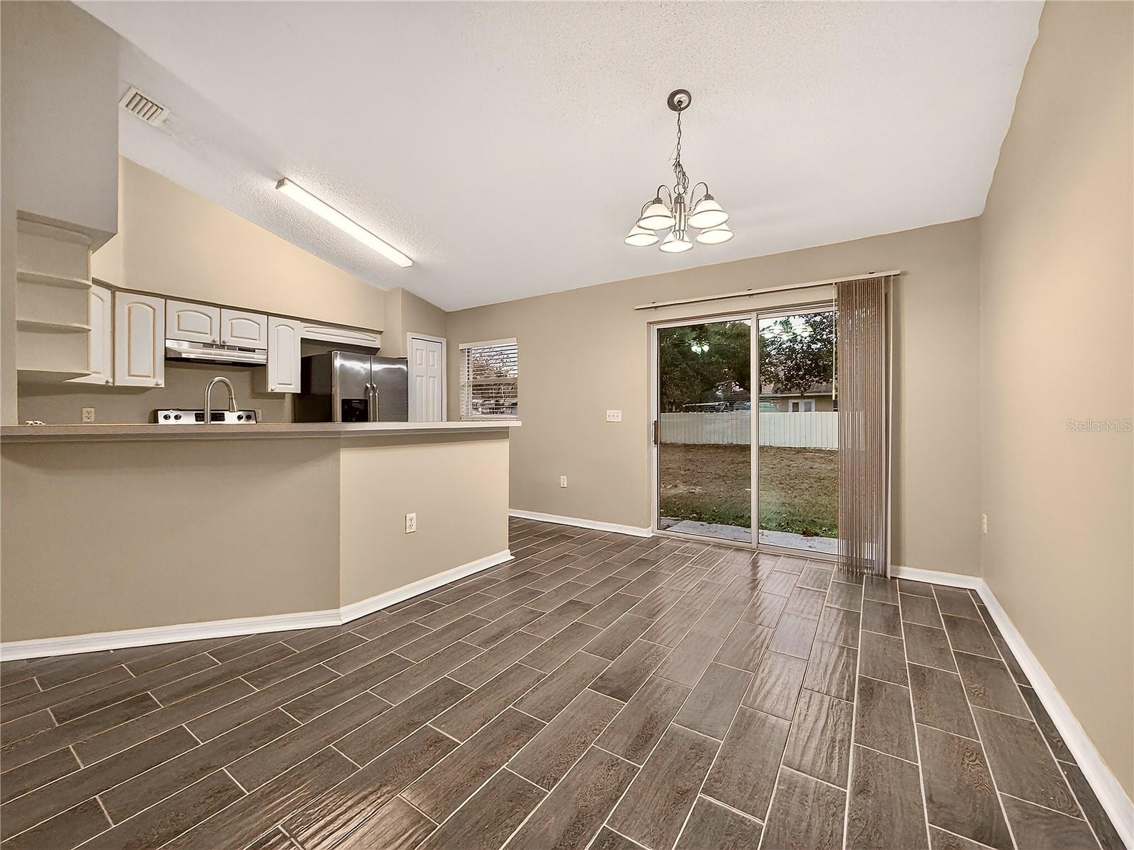 Image 5 of 14 For 835 Lancaster Avenue