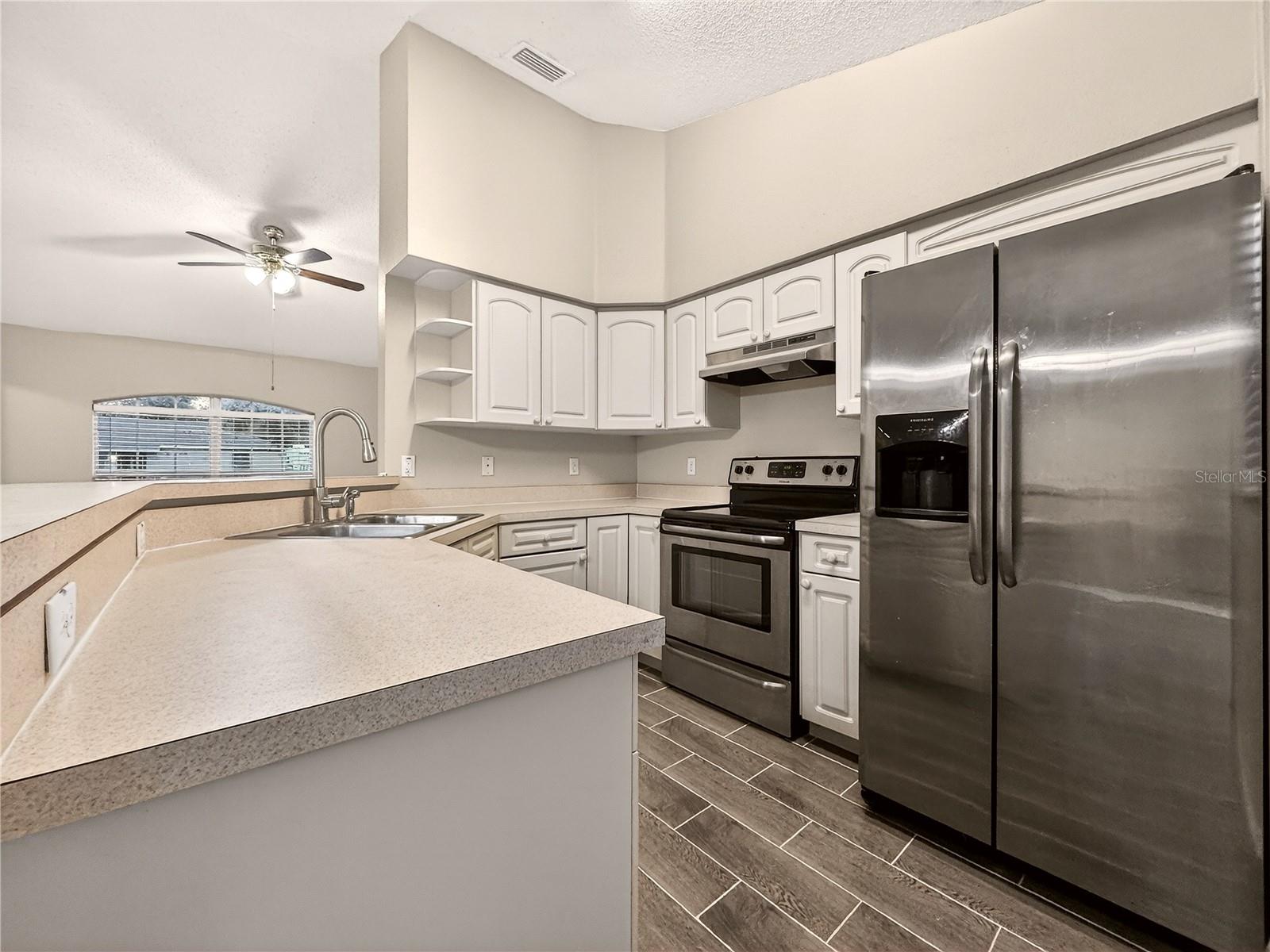 Image 6 of 14 For 835 Lancaster Avenue