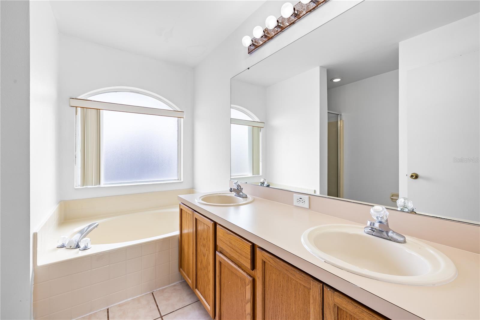 Image 17 of 45 For 1212 Sandbrook Drive