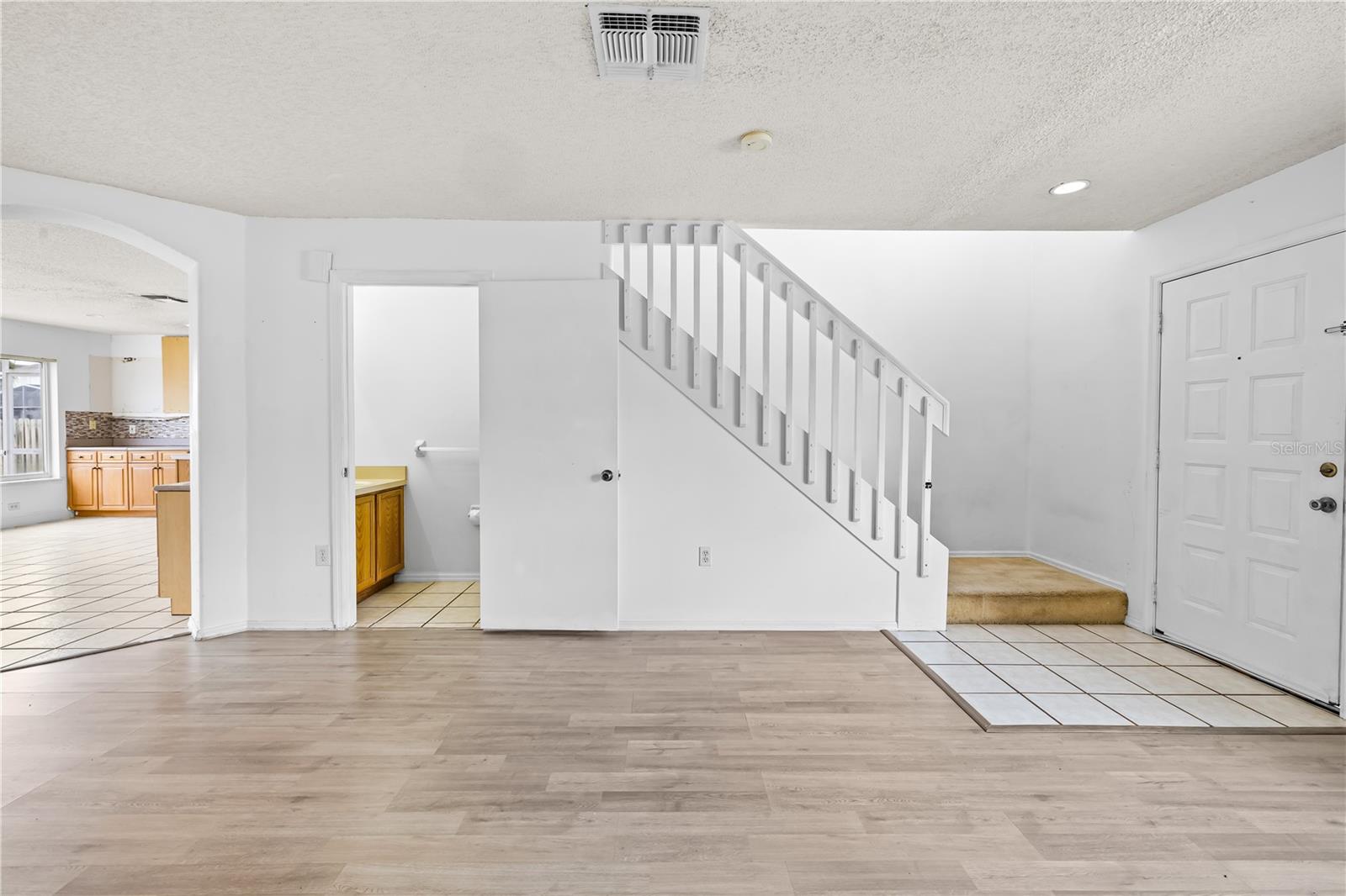 Image 4 of 45 For 1212 Sandbrook Drive