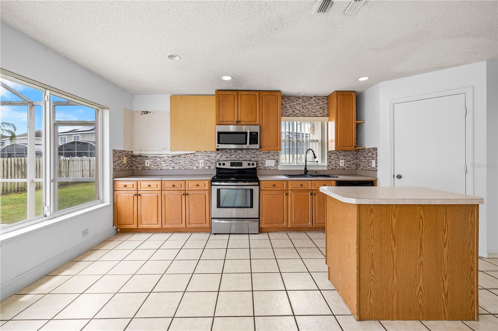 Image 9 of 45 For 1212 Sandbrook Drive