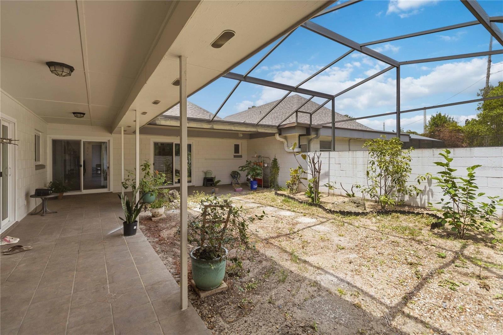 Image 23 of 30 For 1489 Magellan Circle 603
