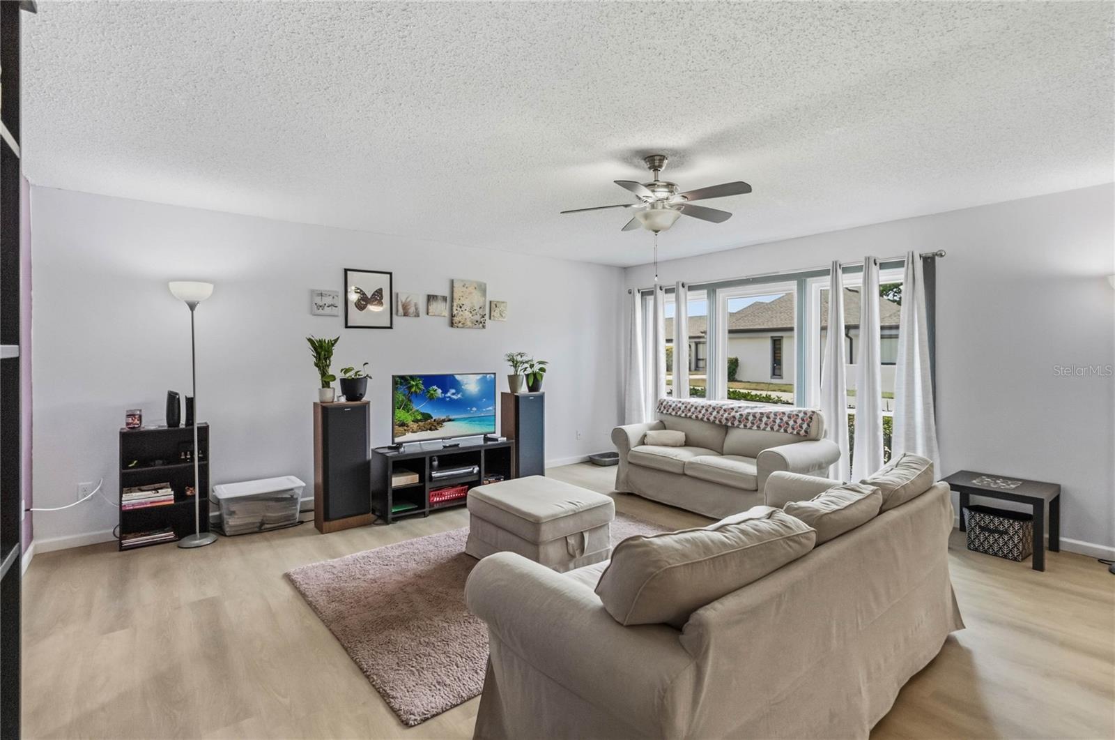 Image 5 of 30 For 1489 Magellan Circle 603