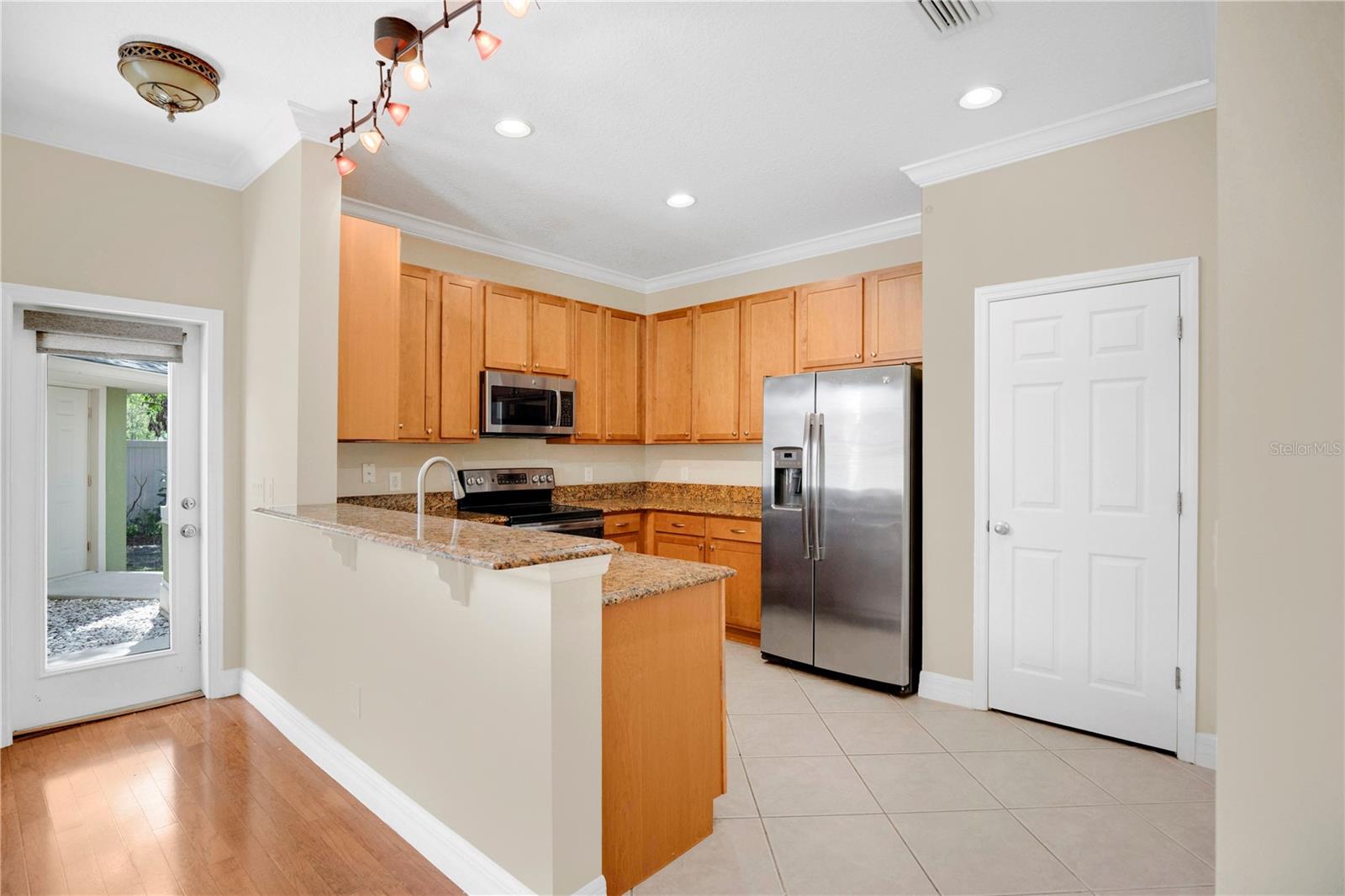 Image 7 of 25 For 2403 Shine Avenue B