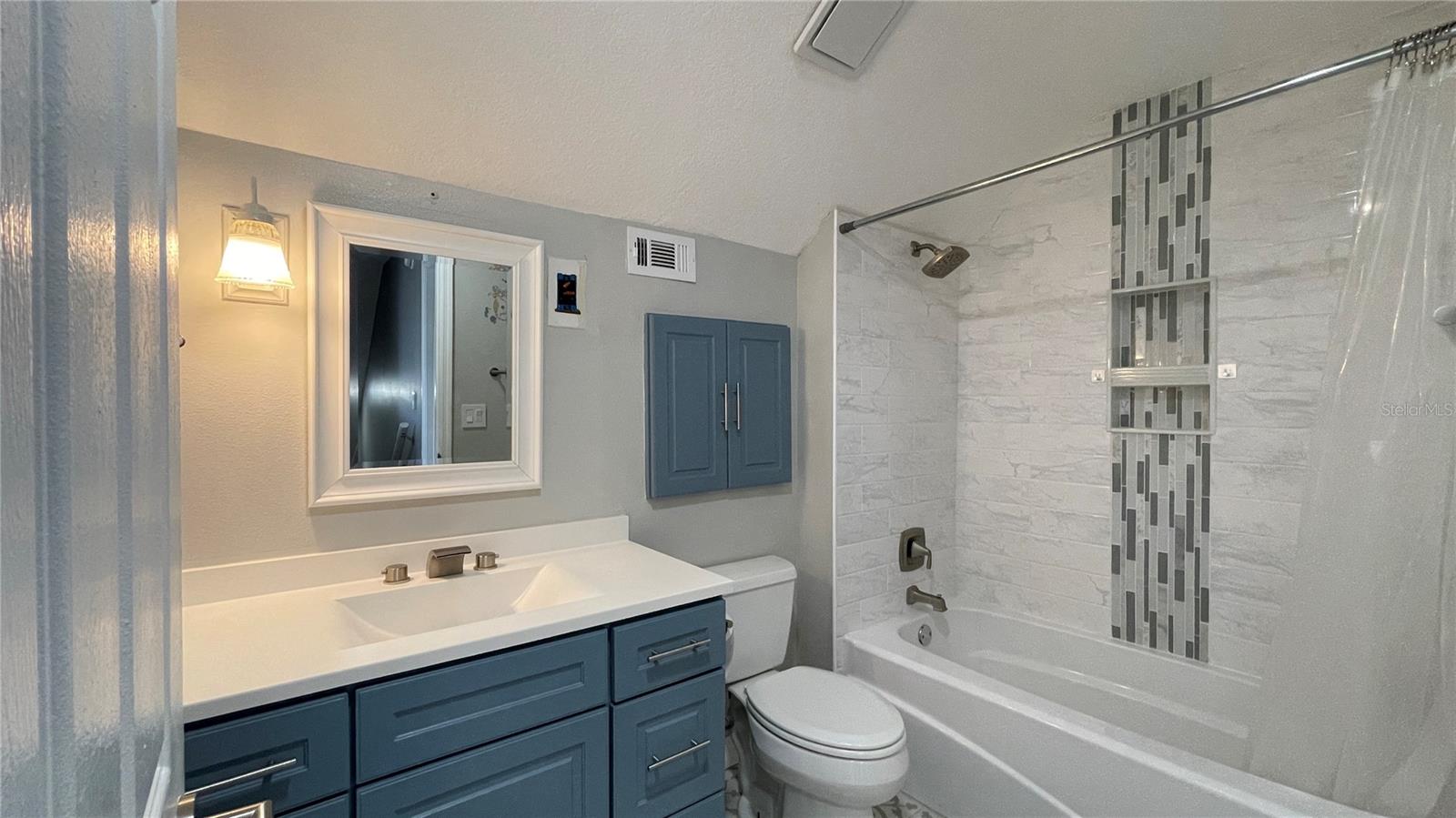 Image 17 of 26 For 3791 Huntwicke Boulevard